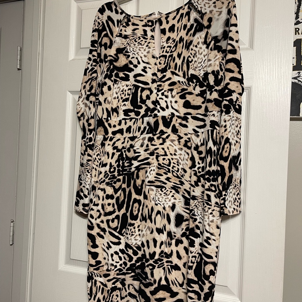 Jennifer Lopez Black and Cream Long Sleeve Dress
